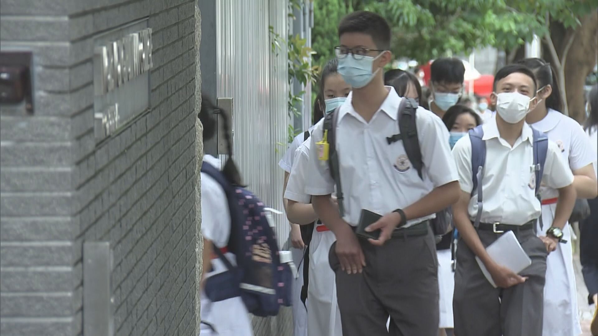 劉宇隆：研縮短青少年接種復必泰二、三針間距　盡快推高學生接種率