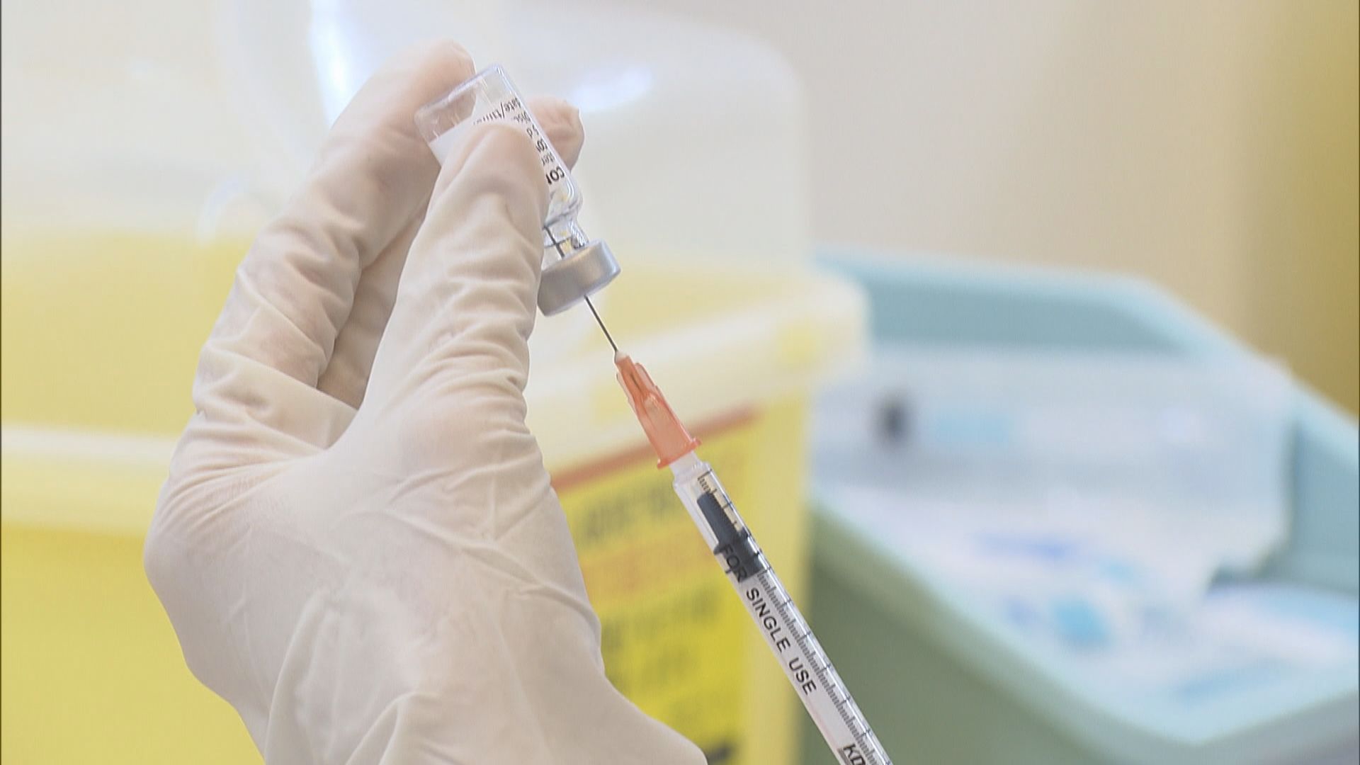 聶德權：9月後能否接種復必泰須視乎場地安排