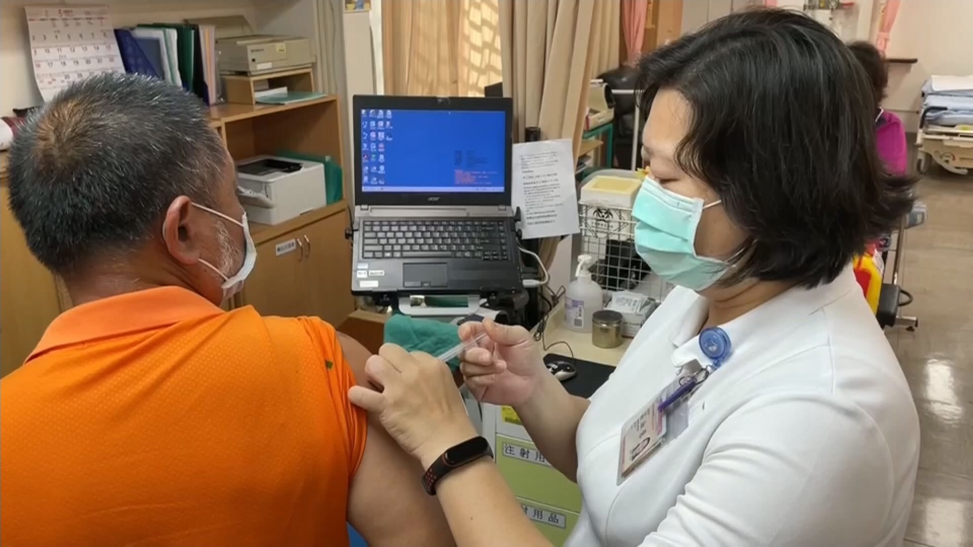 台灣接種新冠疫苗人數再創新高