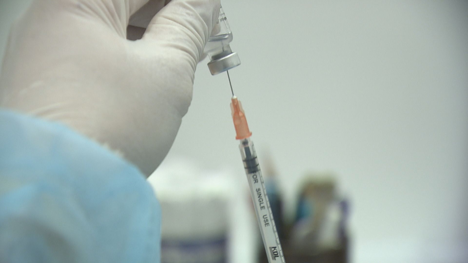 四人接種新冠疫苗後不適　兩人需留院觀察