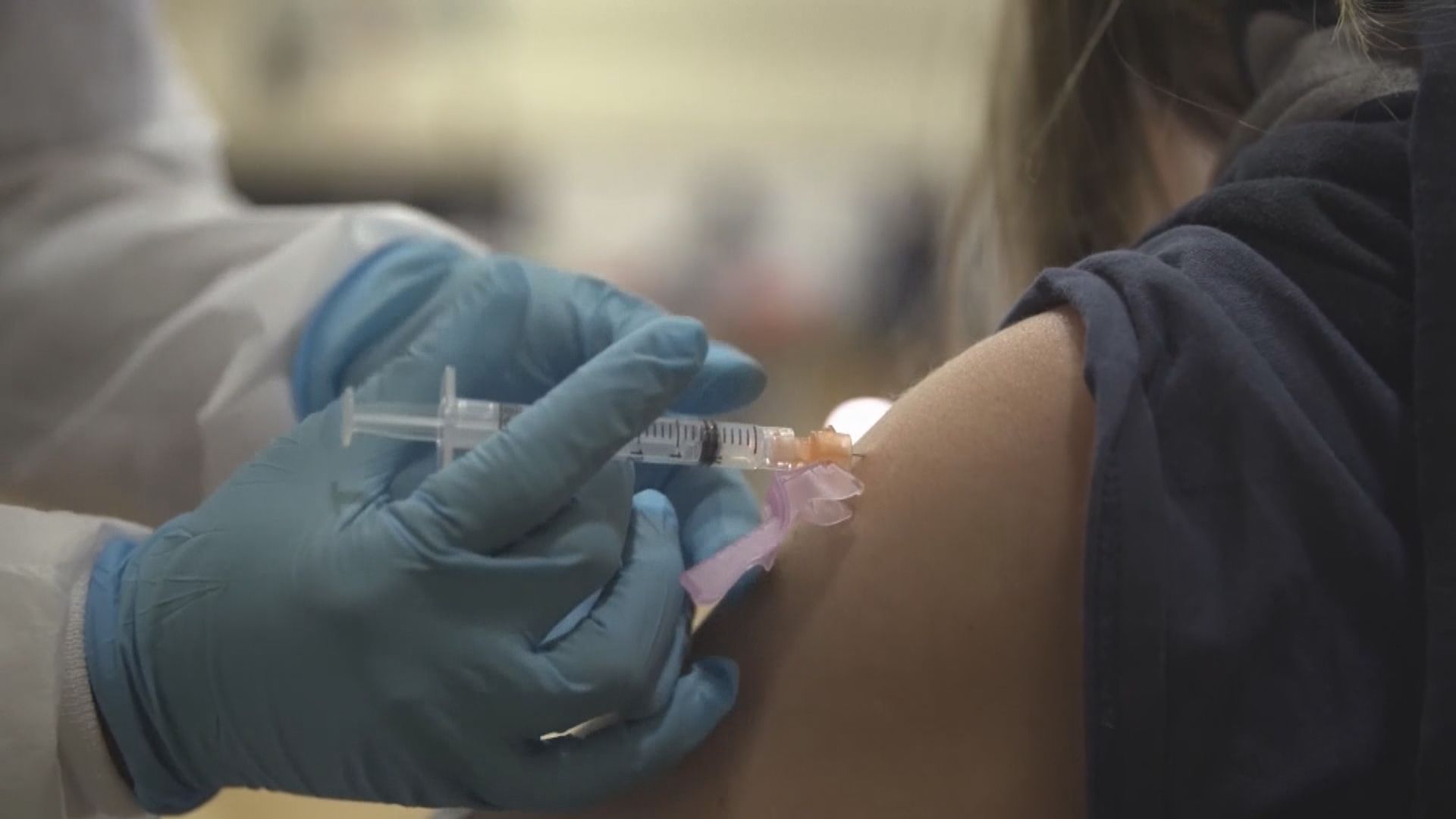 報道指美國將批准為青少年接種輝瑞疫苗