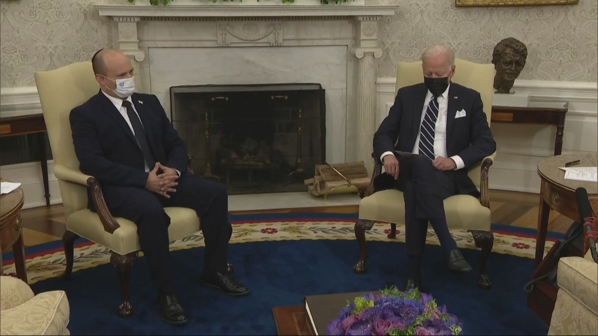 拜登指當局正討論提早為民眾注射新冠疫苗加強劑