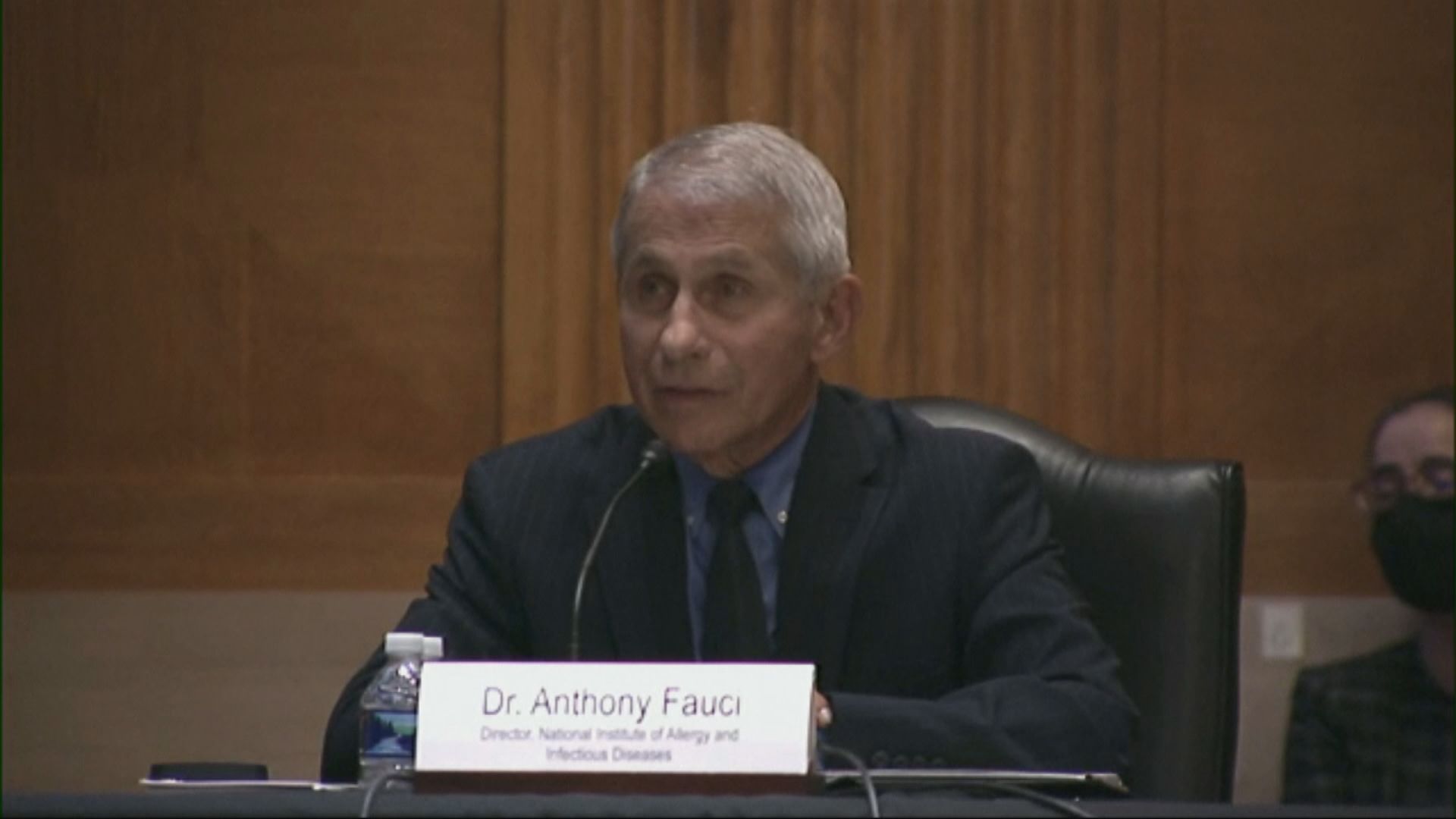 福奇料更多數據將顯示需廣泛接種加強劑