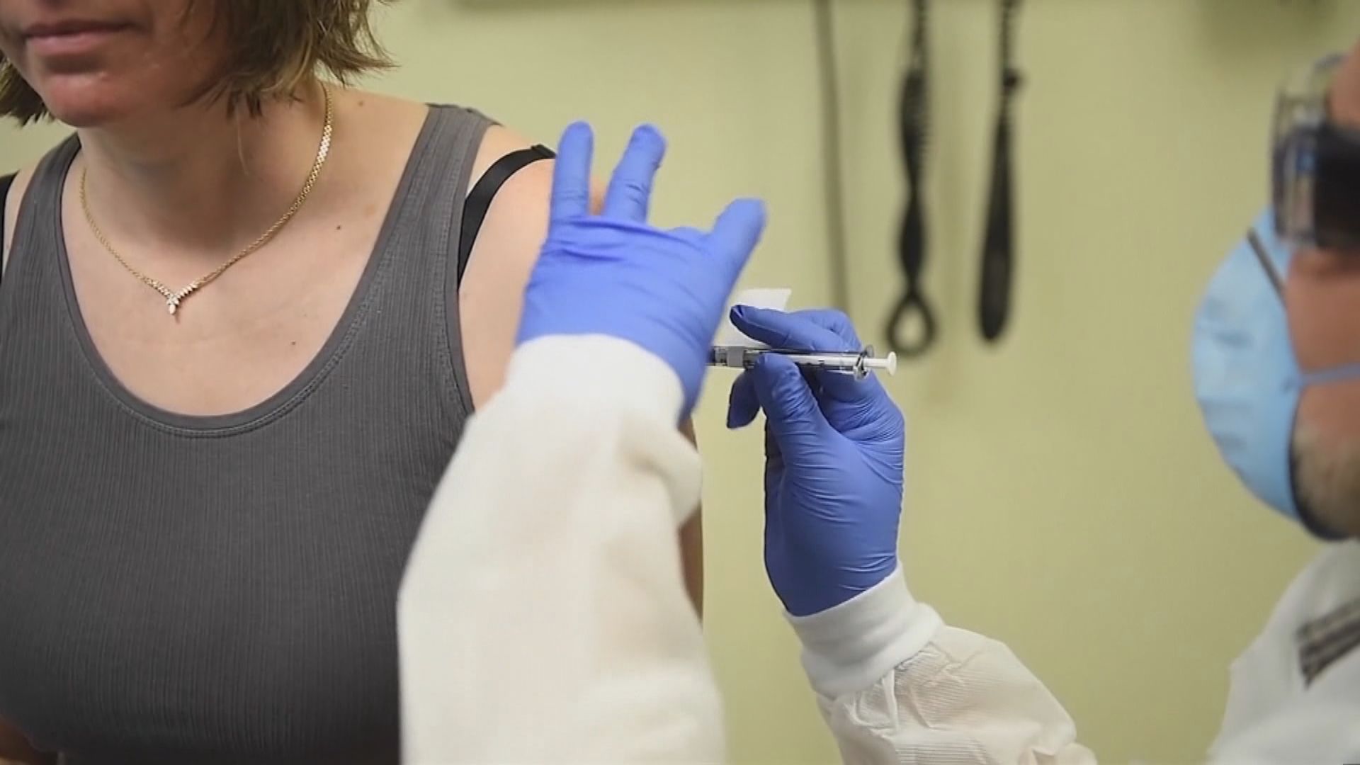 美國下令中型及大型私人公司員工一月初前接種疫苗