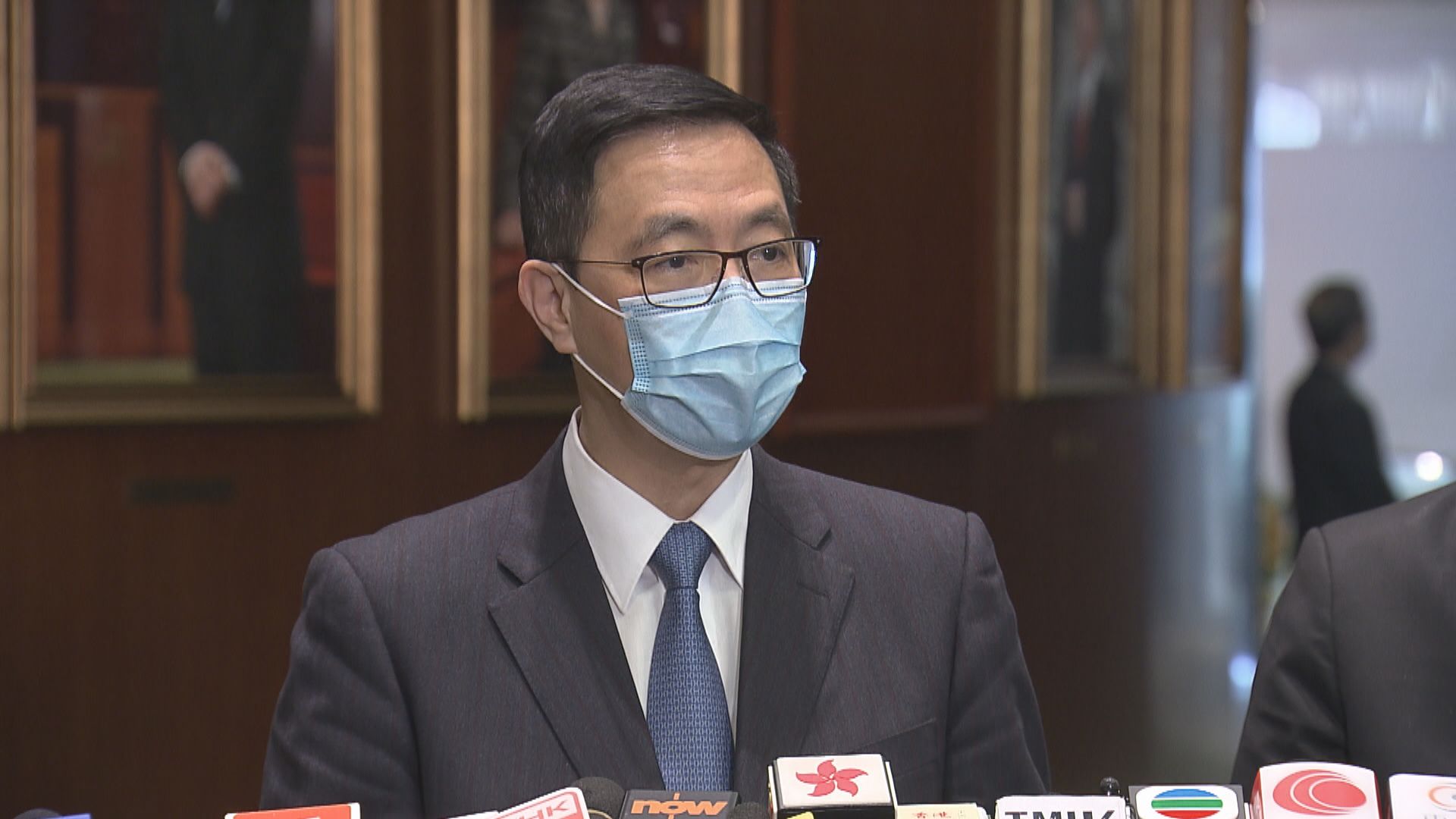 楊潤雄：未必每間學校環境適合到校接種