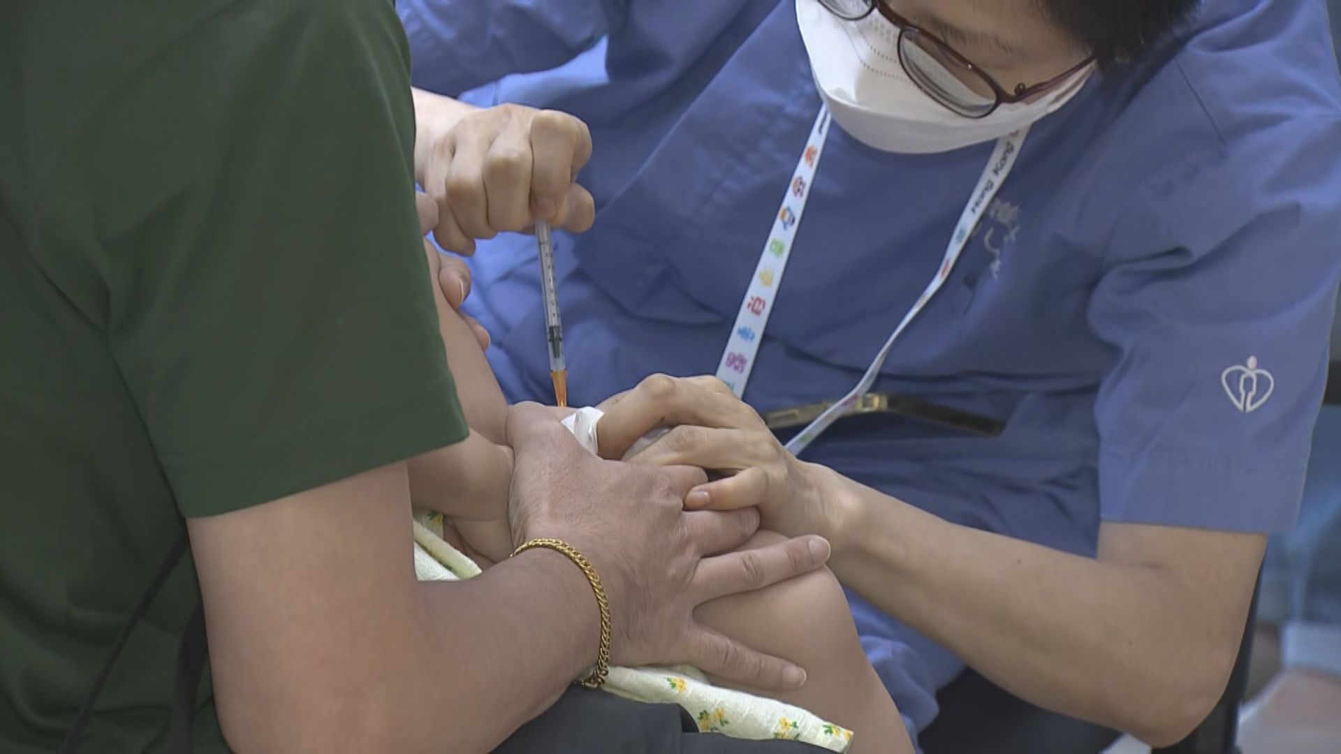 政府下調新冠疫苗到校接種門檻至10人