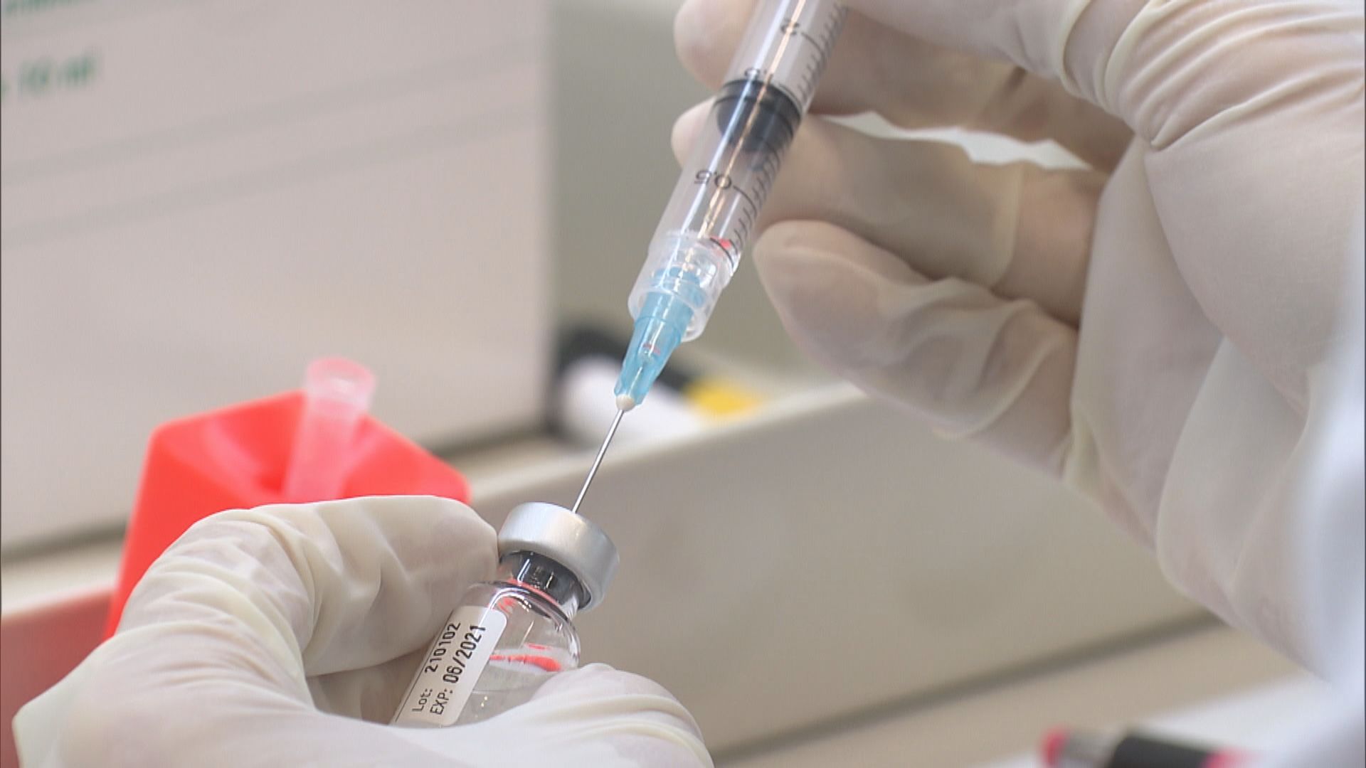 袁國勇指抽驗復必泰沒有發現細菌　呼籲市民放心接種