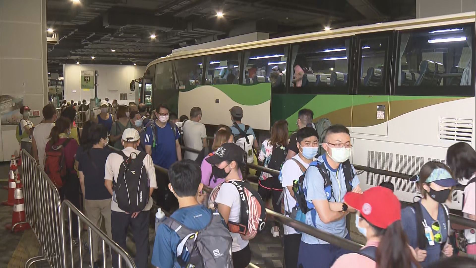 袁國勇：復活節長假期市面人多　假後或出現爆發