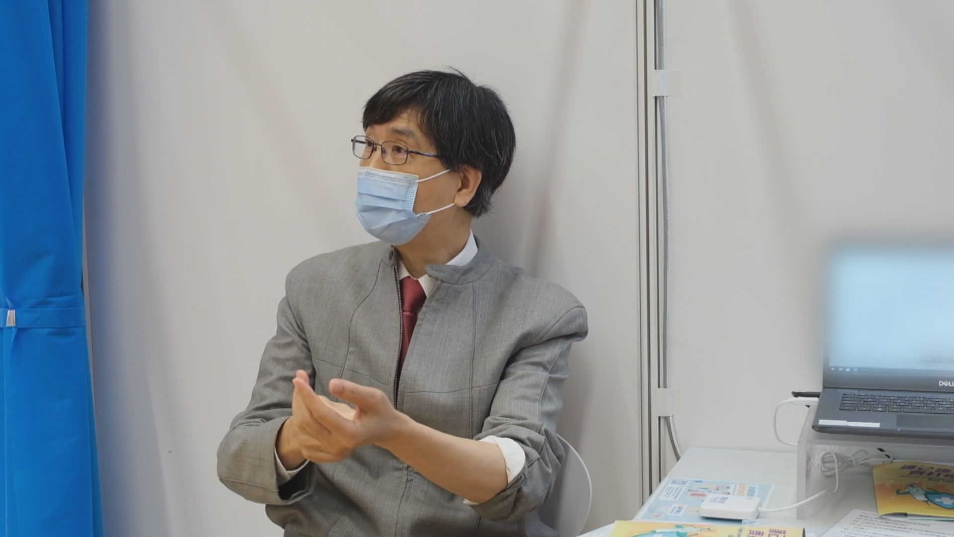 【自己疫苗自己打】袁國勇親自接種復必泰疫苗　盼身體力行鼓勵公眾注射