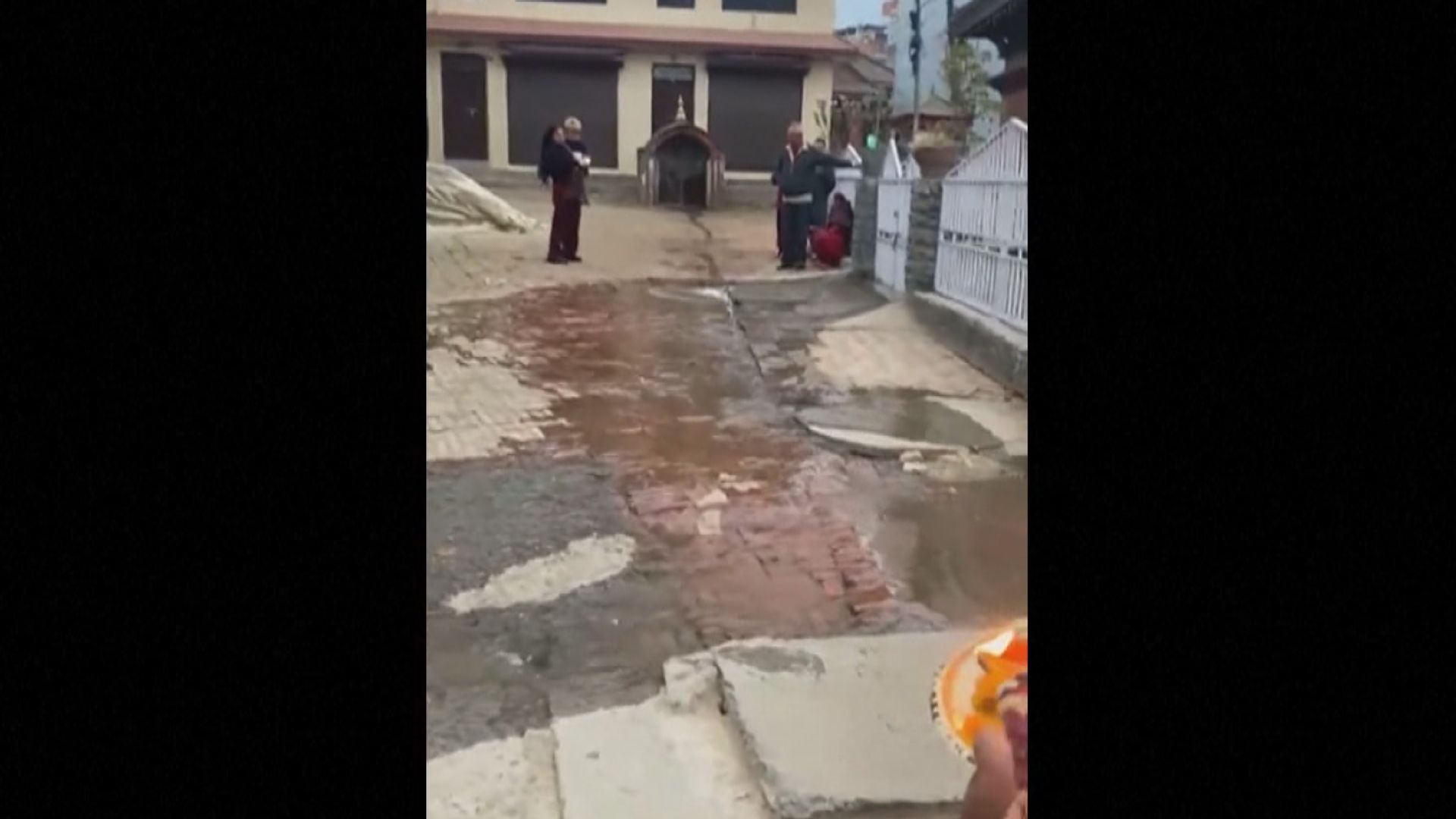 西藏地震料為拉薩地塊釋放能量所致　尼泊爾、不丹、印度有震感