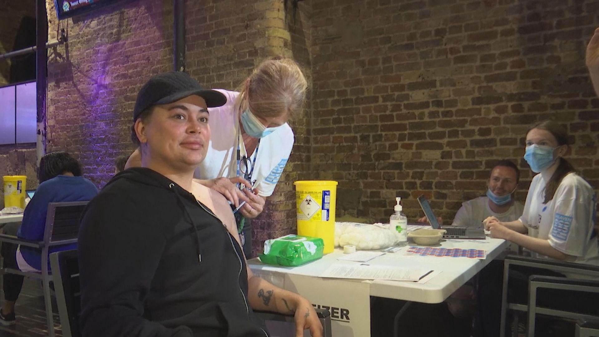 英政府專家暫不建議為青少年大規模接種新冠疫苗