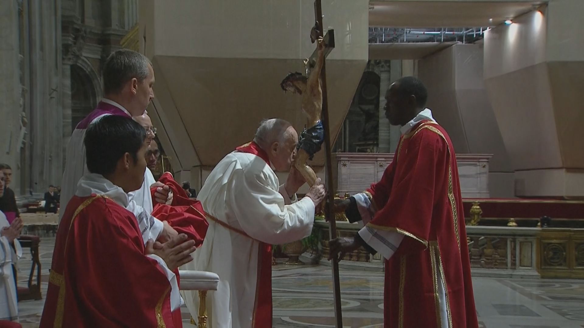 教宗方濟各臨時缺席拜苦路儀式