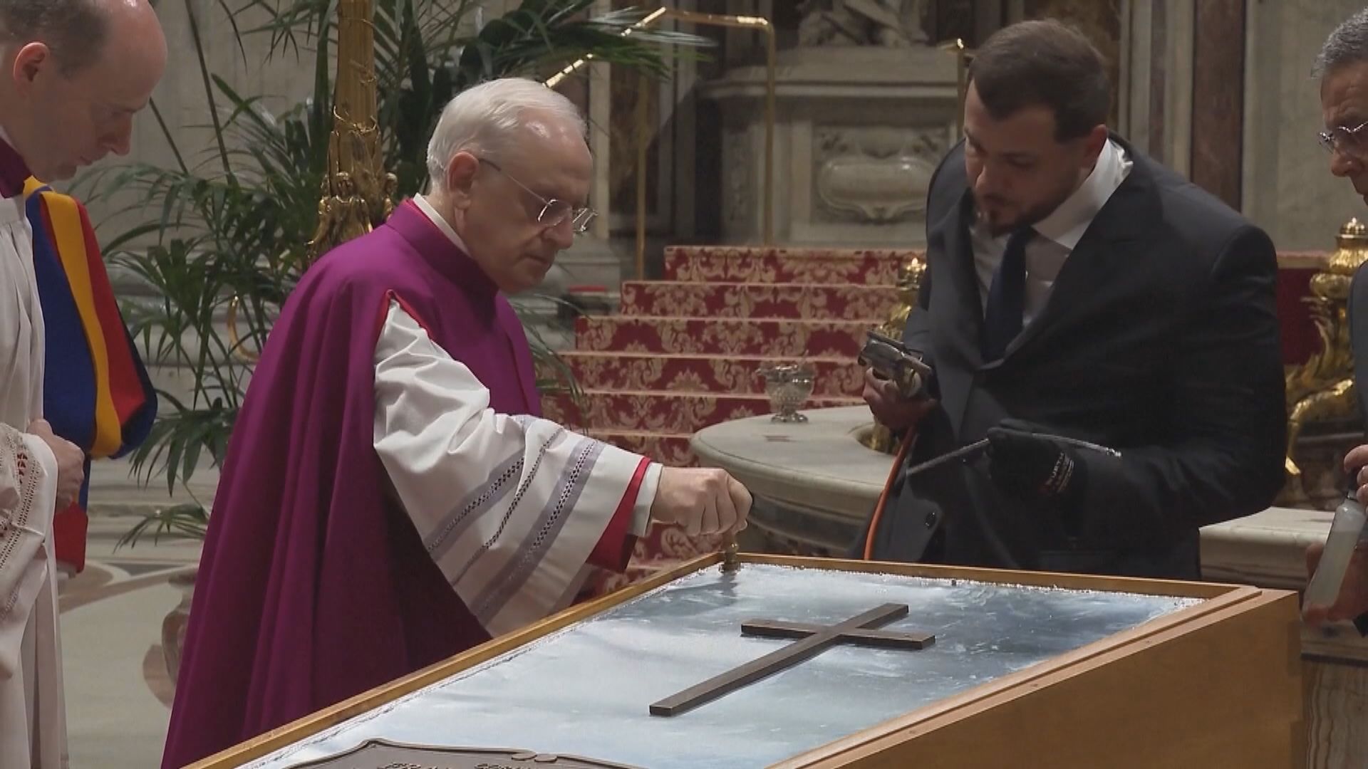 教宗逝世｜方濟各葬禮今日舉行　教廷舉行封棺儀式　特朗普等多國領袖抵達羅馬　準備出席方濟各葬禮