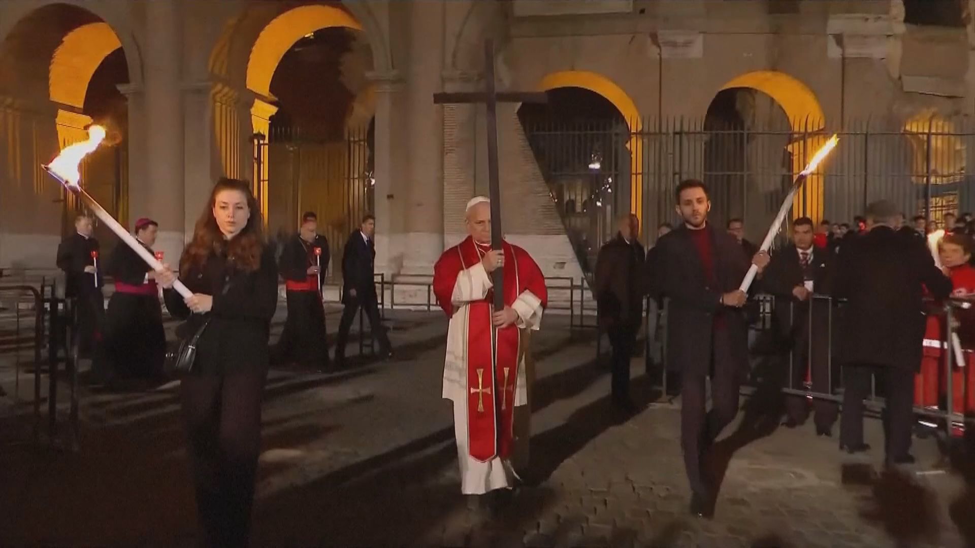 教宗良十四世參與拜苦路儀式