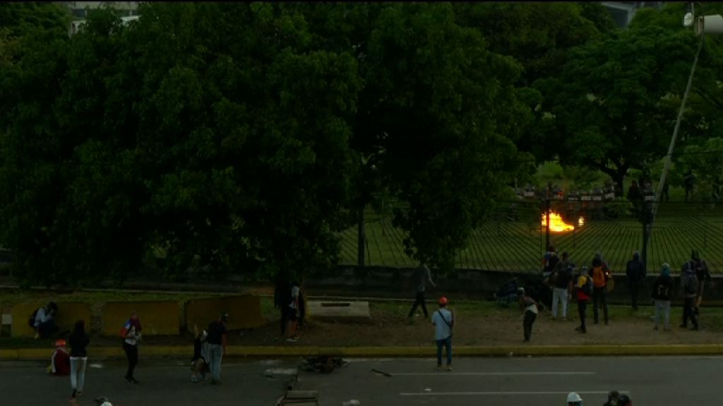 委內瑞拉反政府示威再爆警民衝突