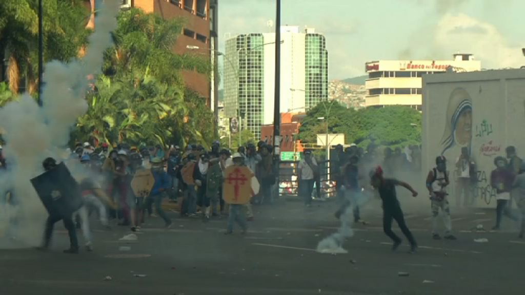 委內瑞拉反政府示威第五十日再爆衝突