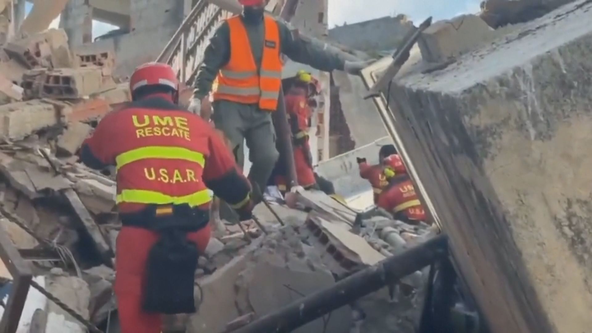 委內瑞拉強地震｜死亡人數增至1450人　再有生還者獲救