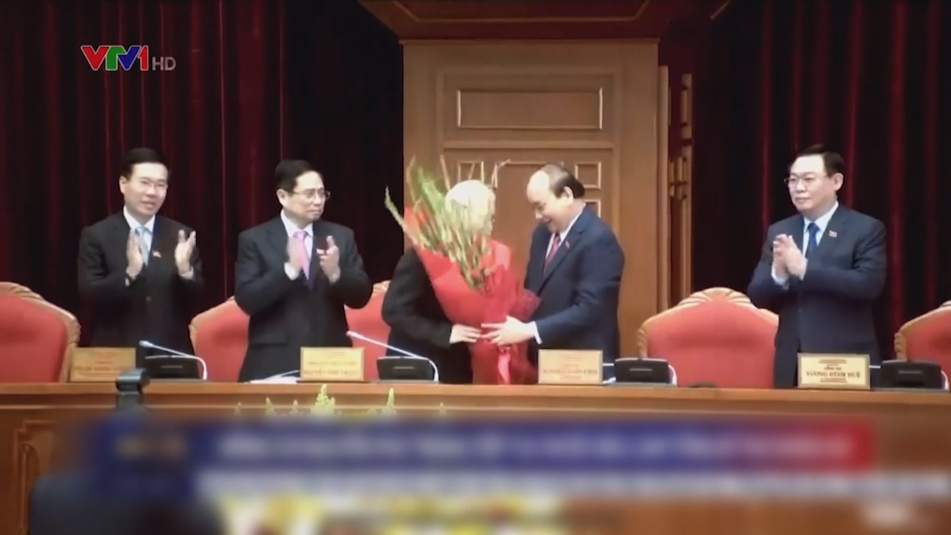 阮富仲再次當選越共中央總書記