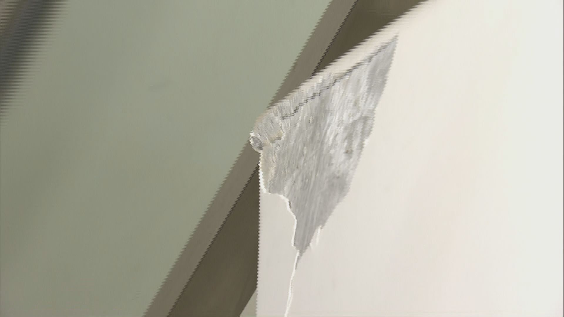 有元朗新田居民受高鐵影響　屋內現裂痕