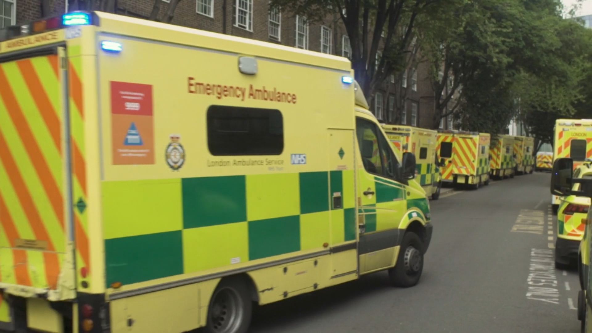 倫敦疫情惡化　999求助電話急增