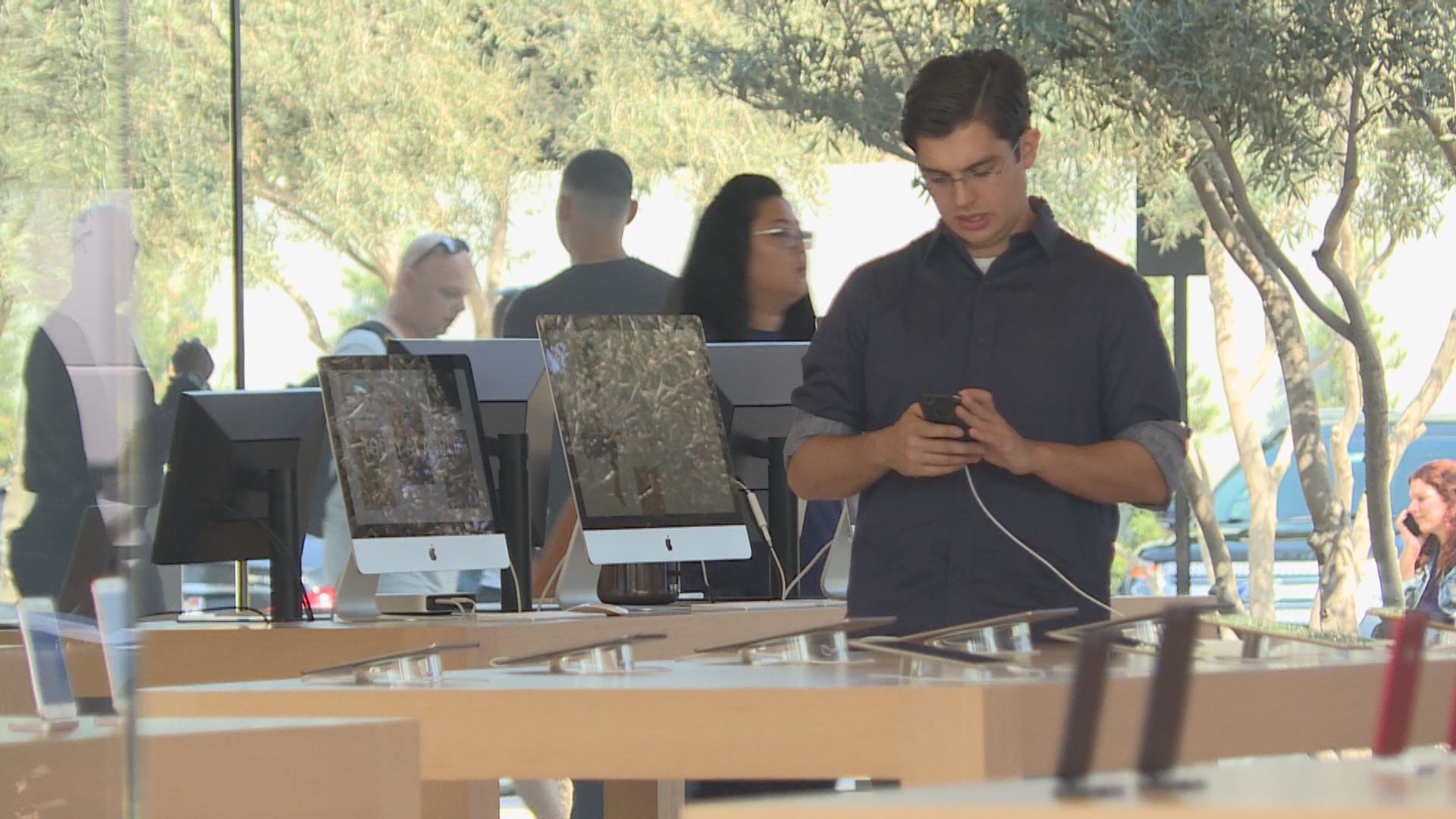 蘋果大中華地區以外零售店關閉兩周