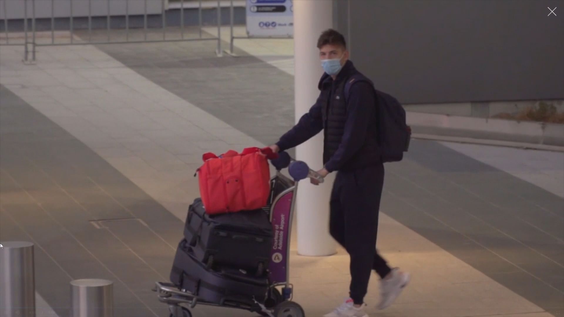 澳洲網球公開賽包機三人確診