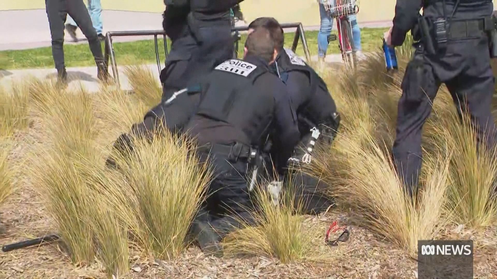 澳洲墨爾本再爆發反封城示威