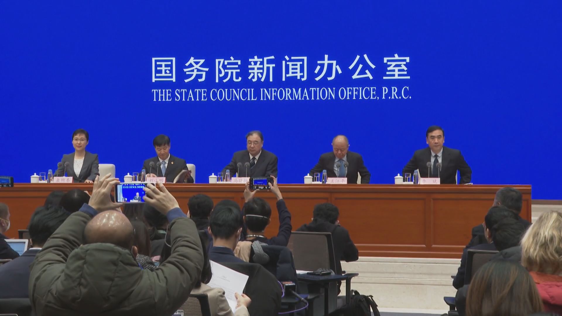 工信部：正尋求海外採購口罩防護服等裝備