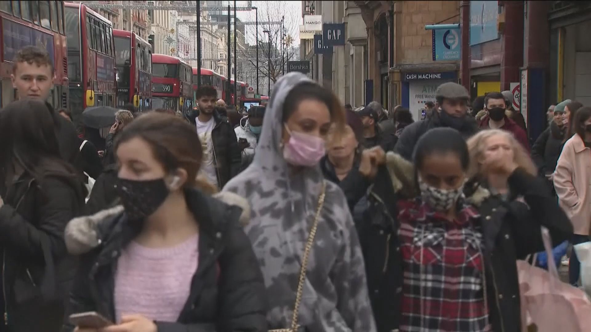 英國新冠疫情持續緩和　約翰遜籲民眾要繼續審慎防疫