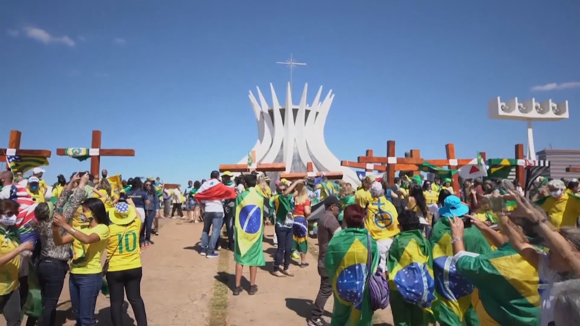 巴西有民眾集會聲援總統博索納羅