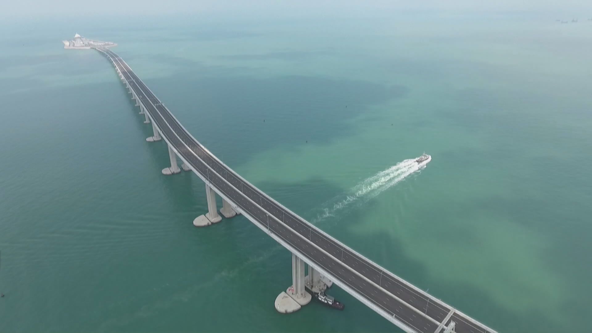 港珠澳大橋午夜起免收通行費至防疫工作結束