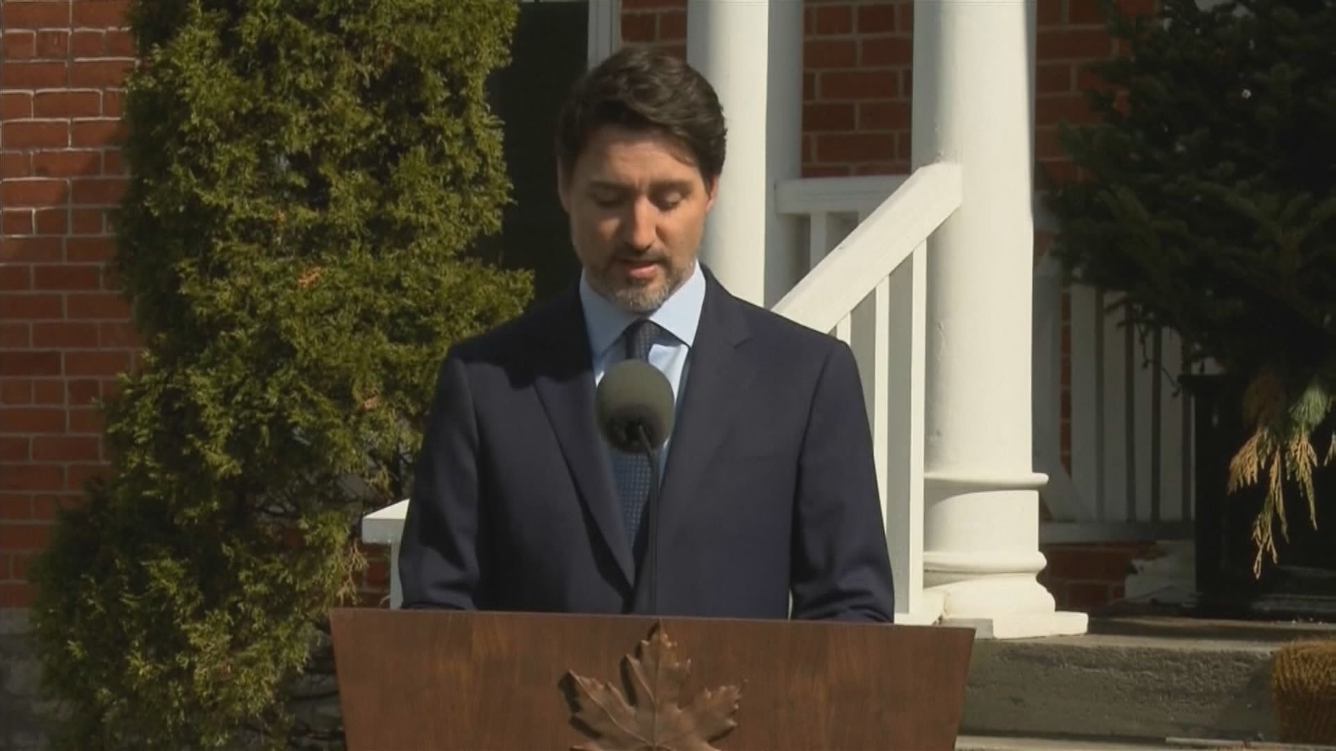 妻子確診後首次露面　杜魯多重申自己無病徵