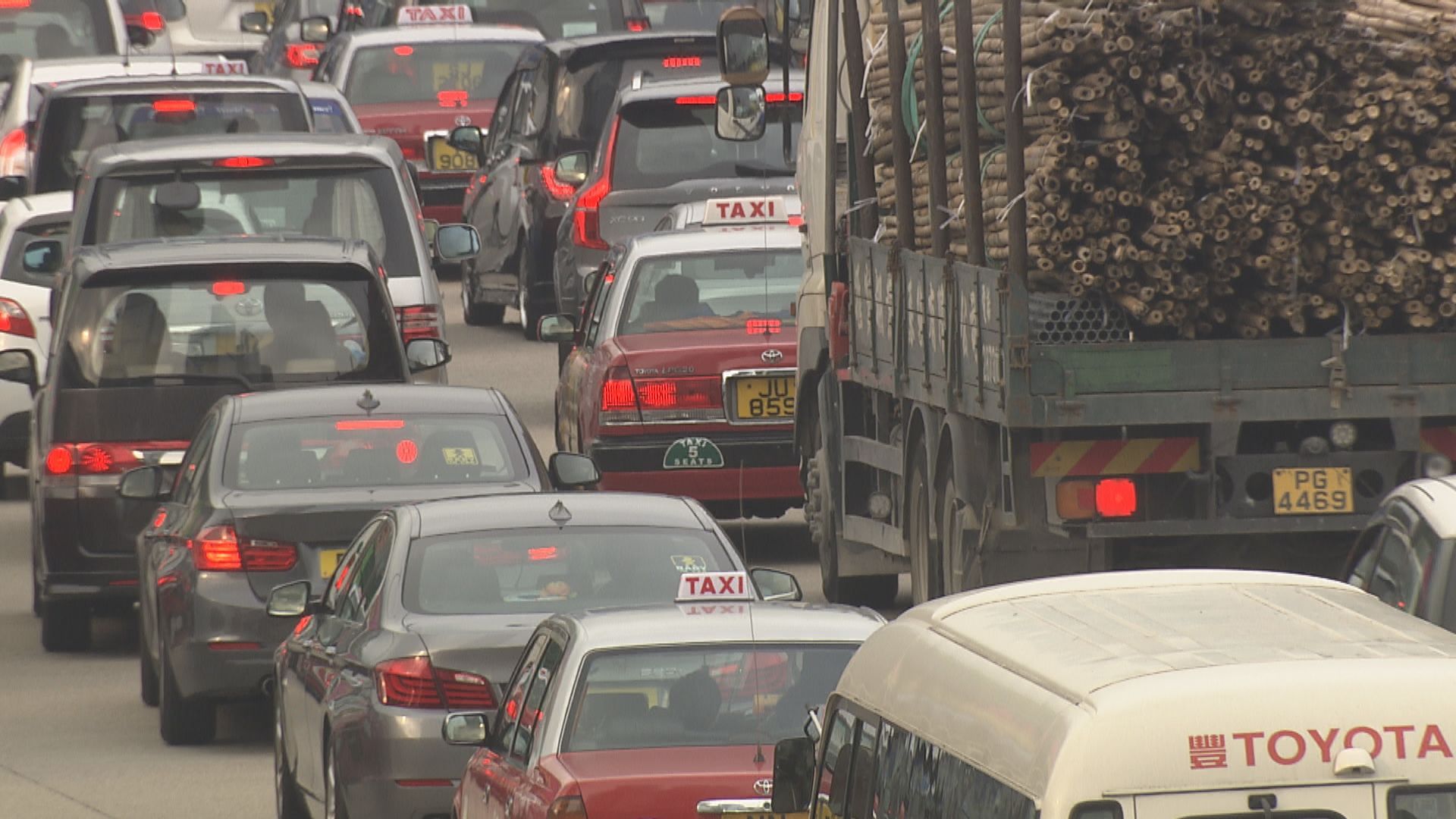 政府指自用私家車內人士毋須強制戴口罩