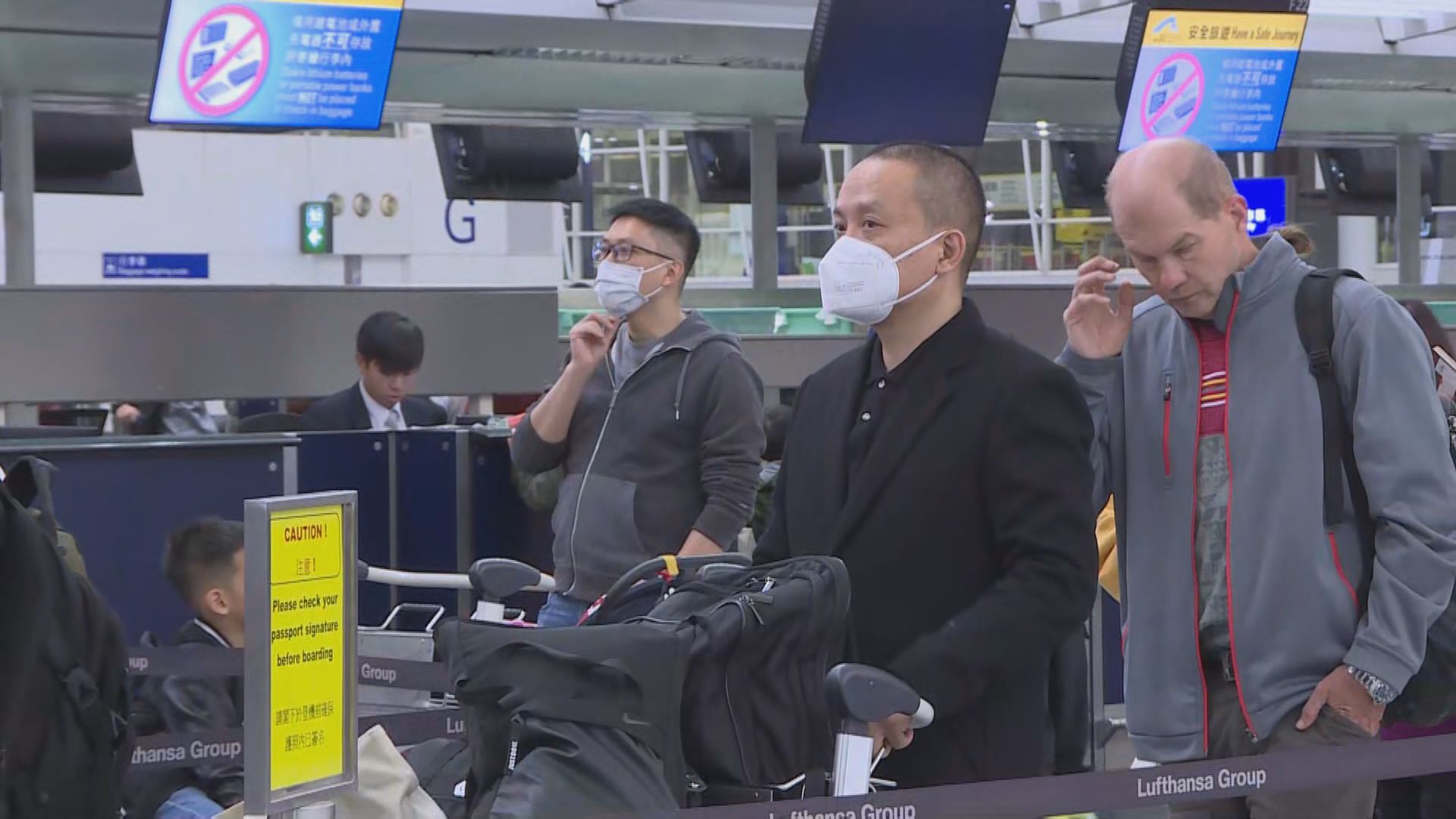 林鄭：全面封關禁止旅客內地入境實際上不可行