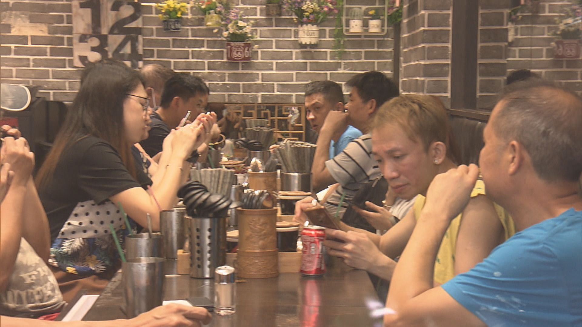 周三凌晨起限聚令收緊至四人　十二類處所強制關閉七日