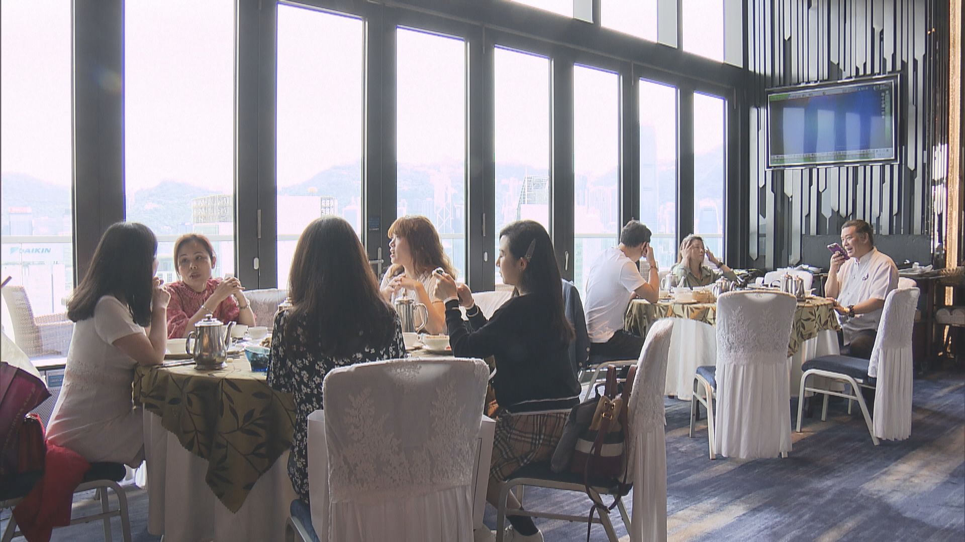 林鄭月娥：初四大幅放寬社交距離措施機會很微