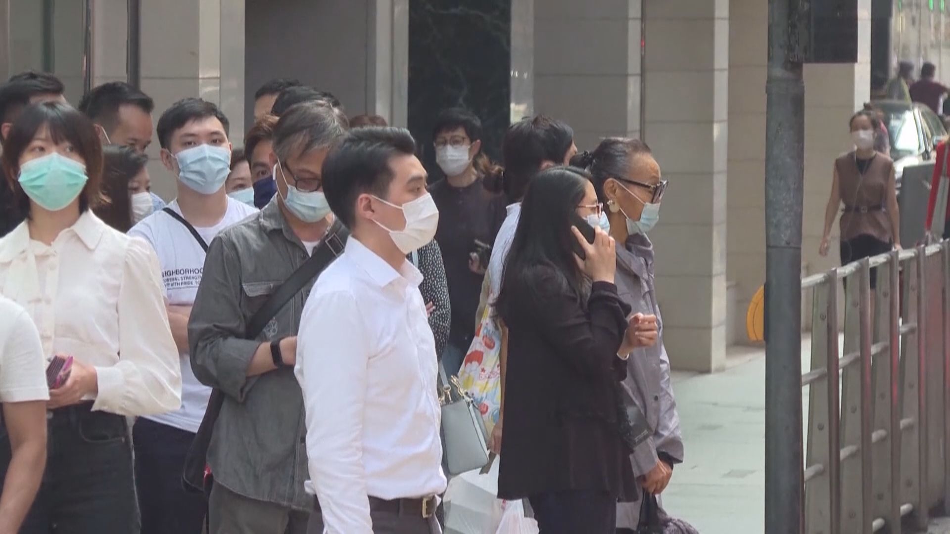 李家超：會為盛事度身訂造防疫措施　但須維持口罩令