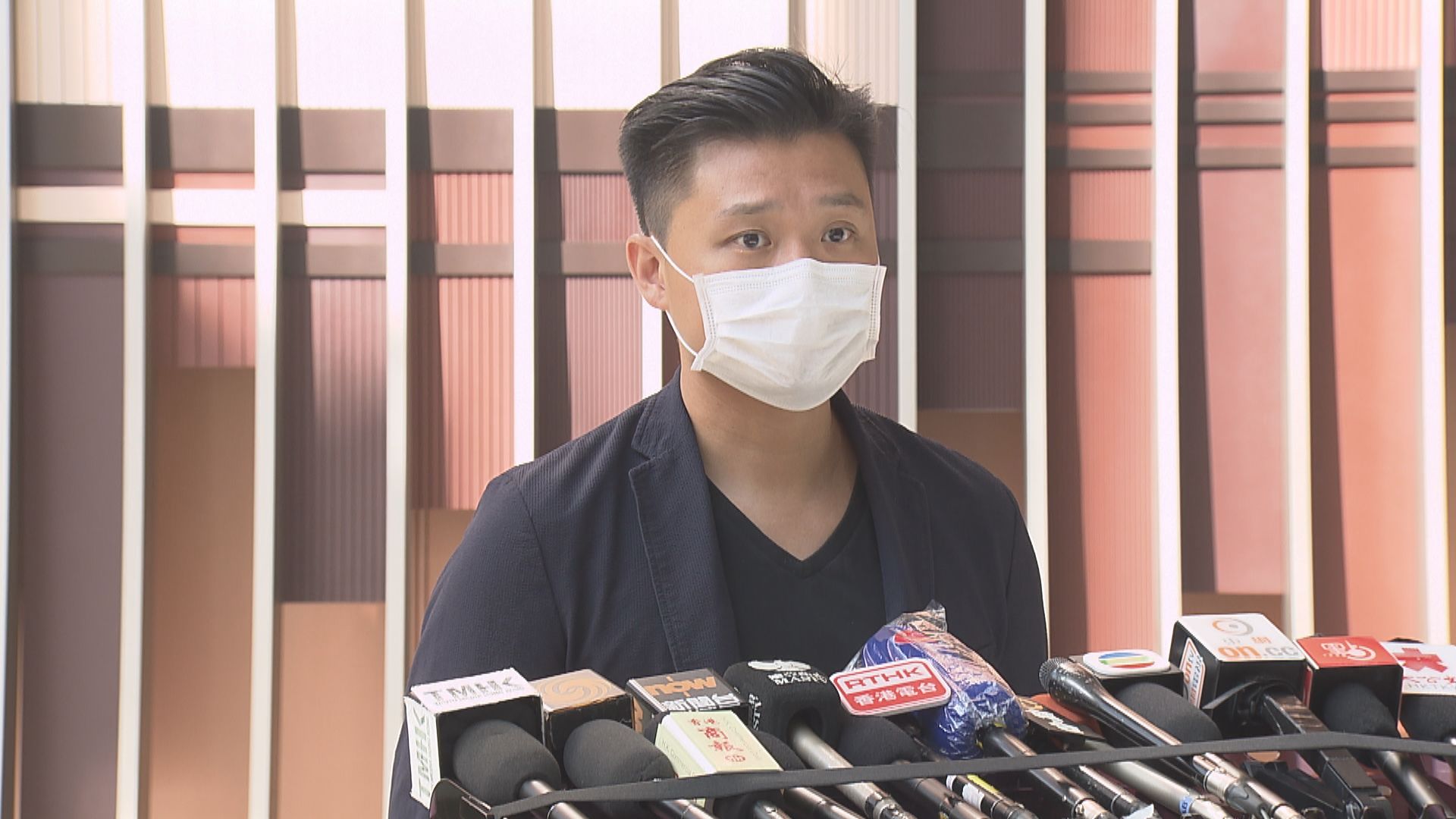 立法會議員鄭泳舜快速測試陽性正自我隔離