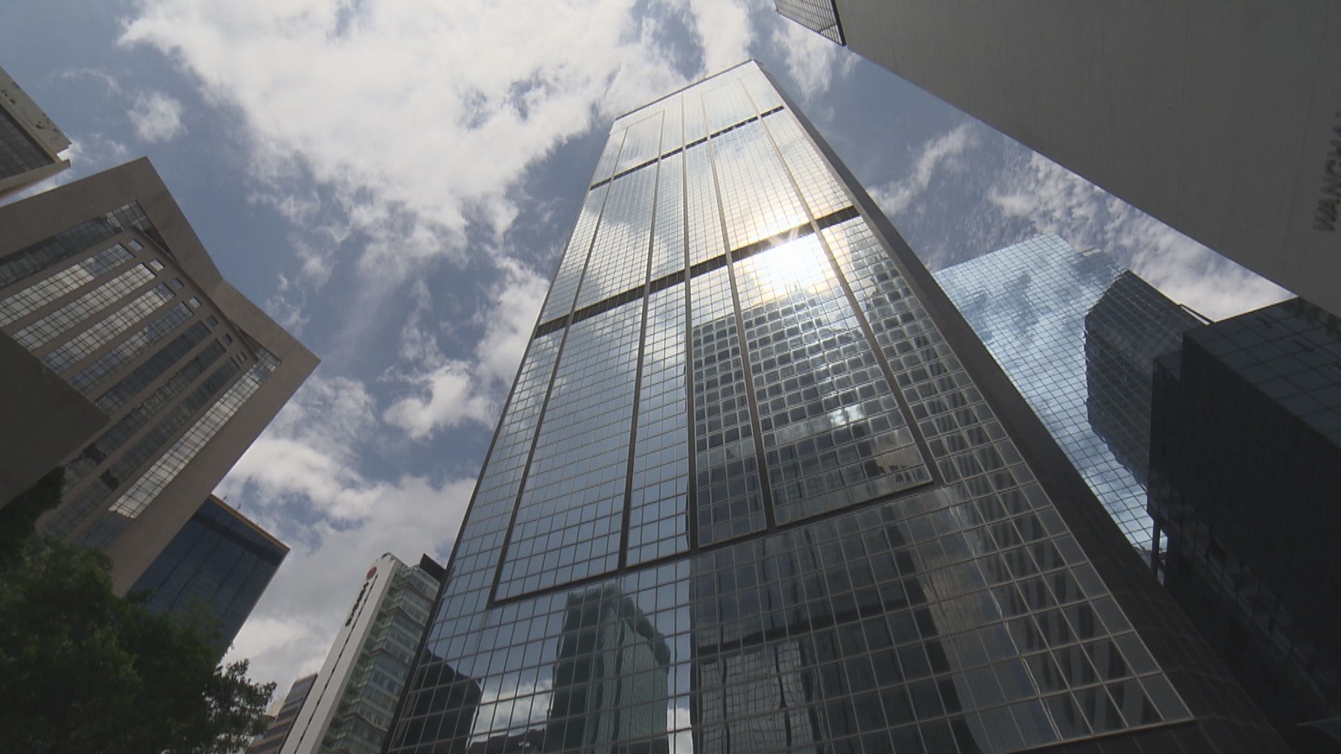 多個政府部門下周一續維持有限度服務　三月花卉展取消