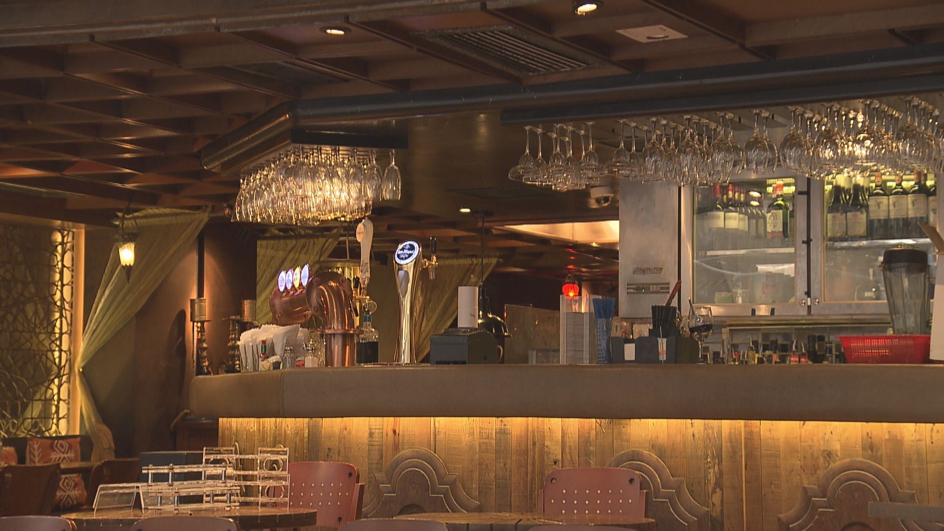 政府刊憲酒吧及酒館明日下午六時起關閉14天