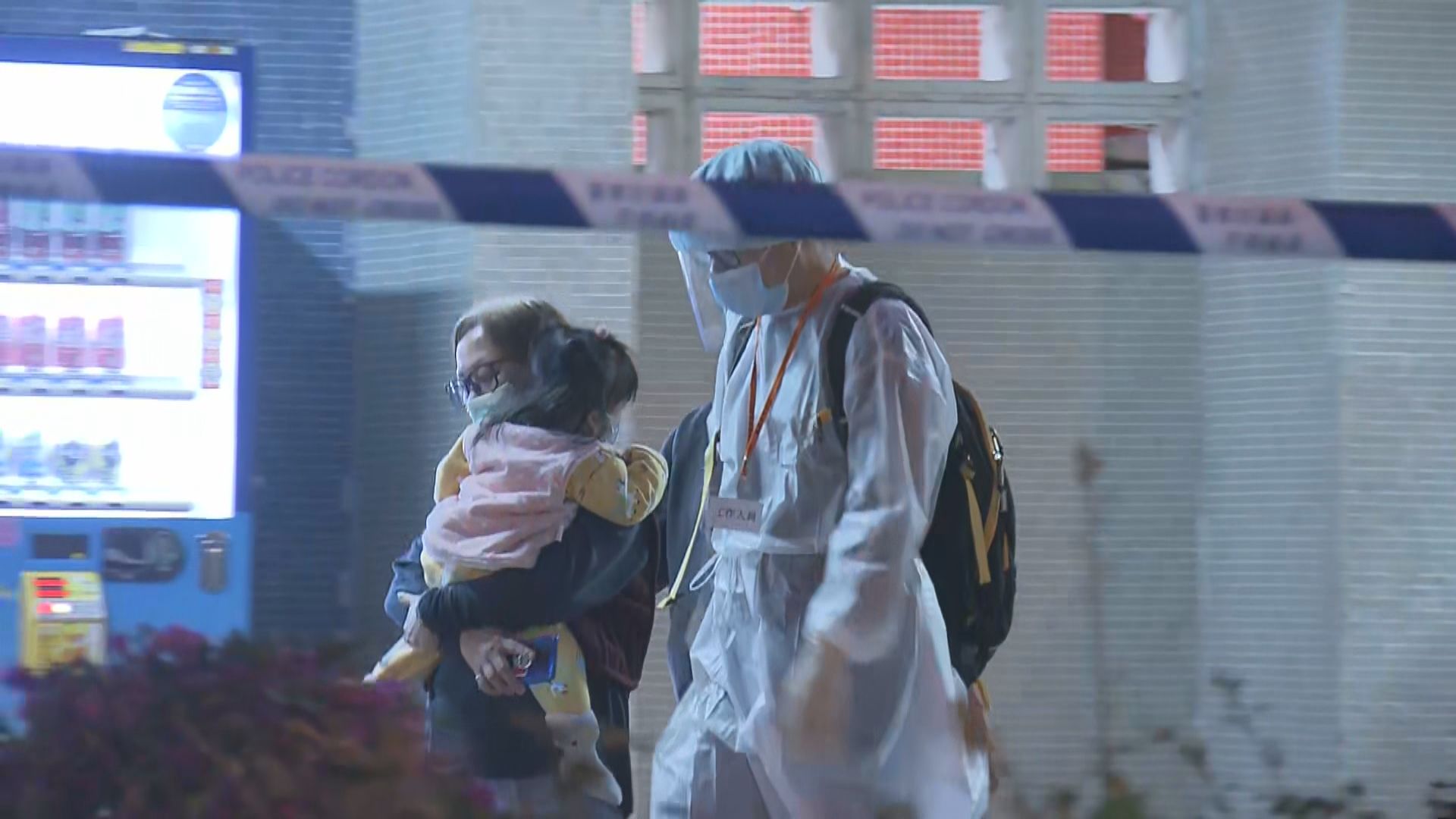 元朗富來花園和馬鞍山恆江樓圍封強檢　居民批安排混亂