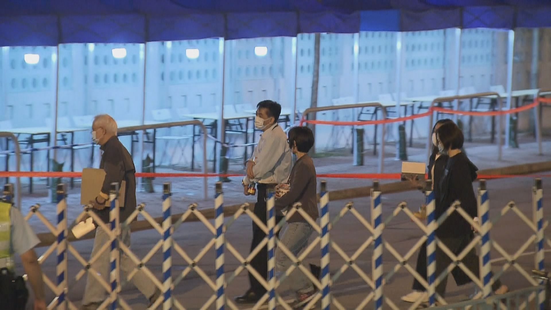 政府劃出三個受限區域　有居民趕回家憂當局破門入屋