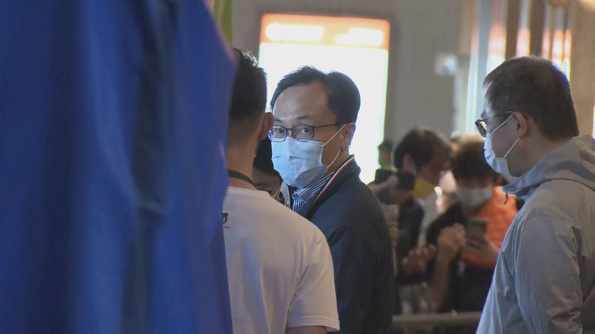 銅鑼灣縉景臺第一座及北角富麗園B座圍封強檢　聶德權到縉景臺視察