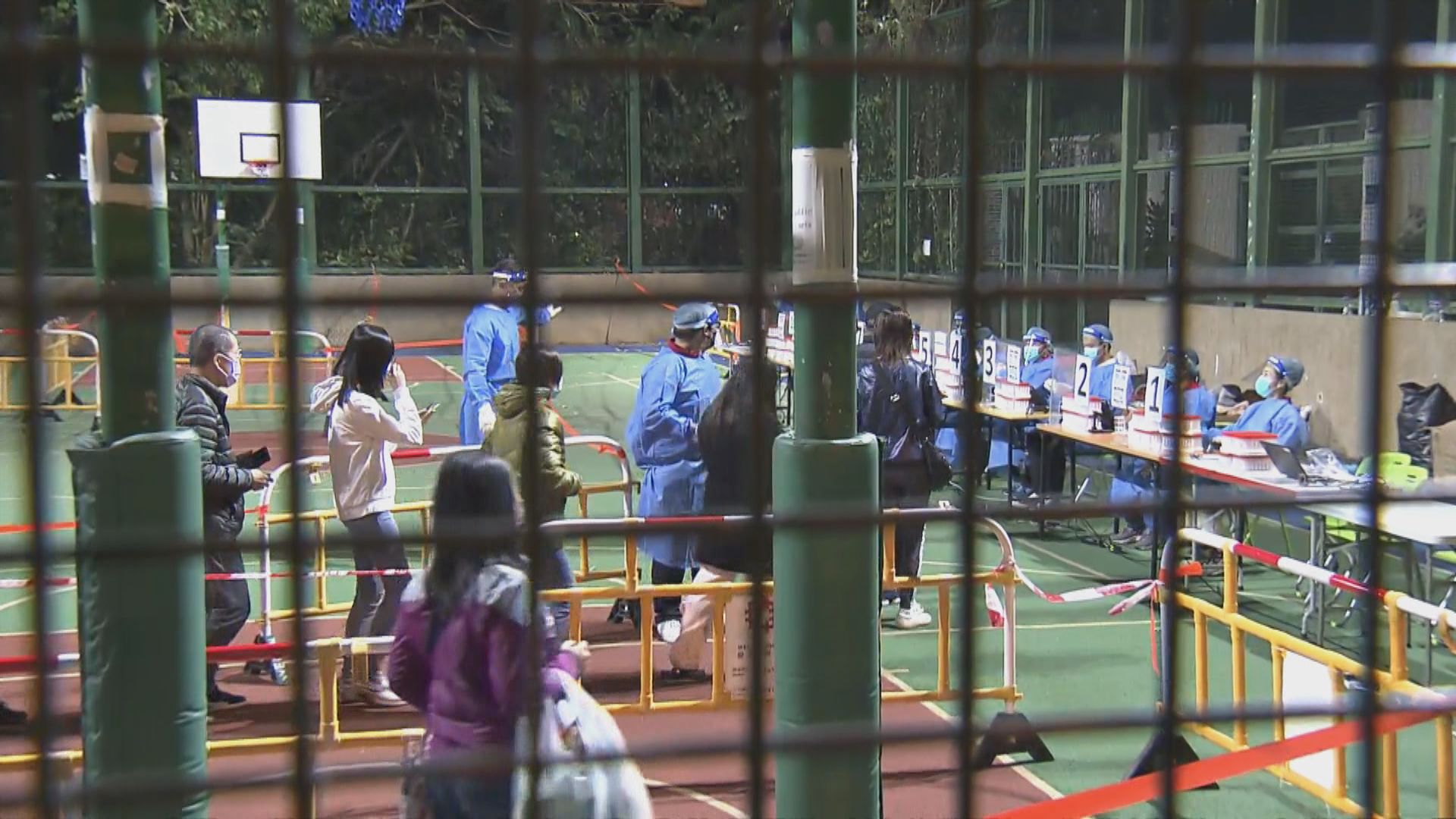 政府晚上先後圍封三區大廈  居民須強制檢測