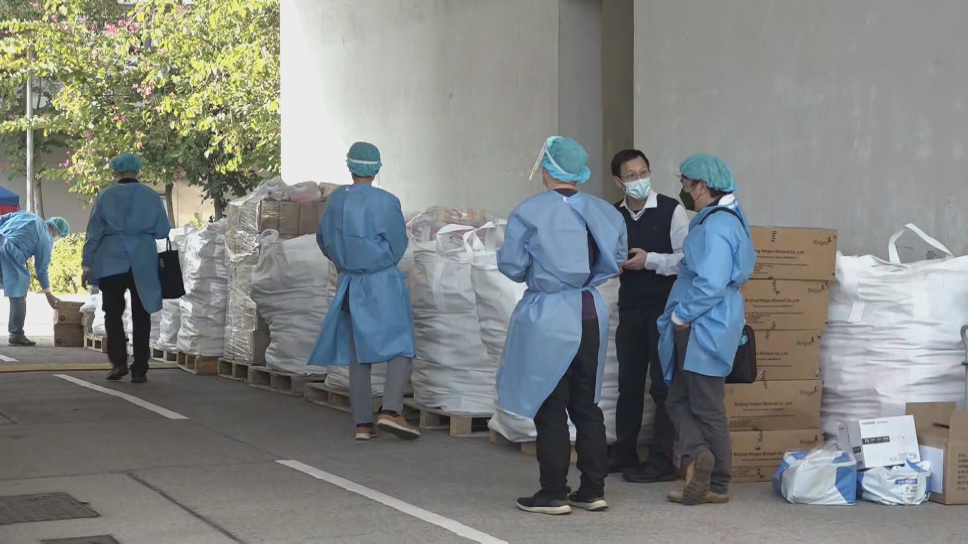 九龍城、葵涌、沙田、青衣及天水圍分別有大廈圍封強檢