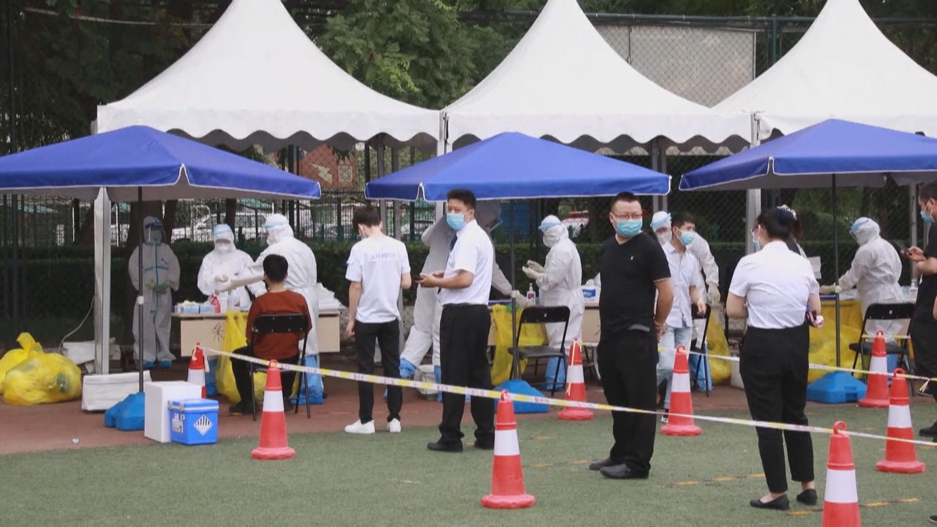 北京餐廳七員工確診　餐飲業人員全面核酸檢測