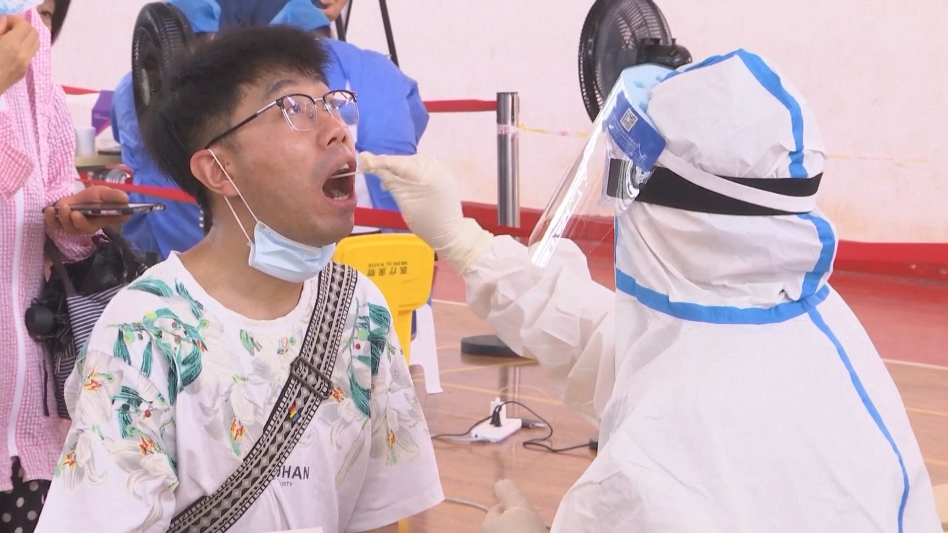 內地新增兩宗新冠本土病例　上海浦東機場再增確診