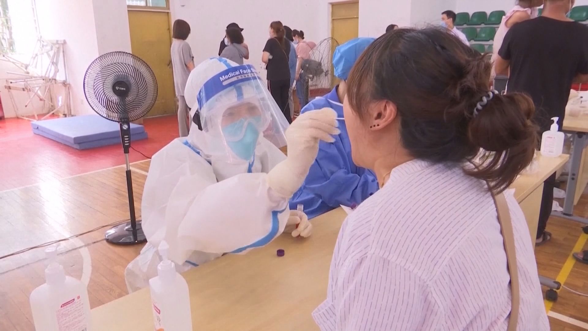 上海新增868宗新冠本土感染　周日起逐步恢復跨區公共交通