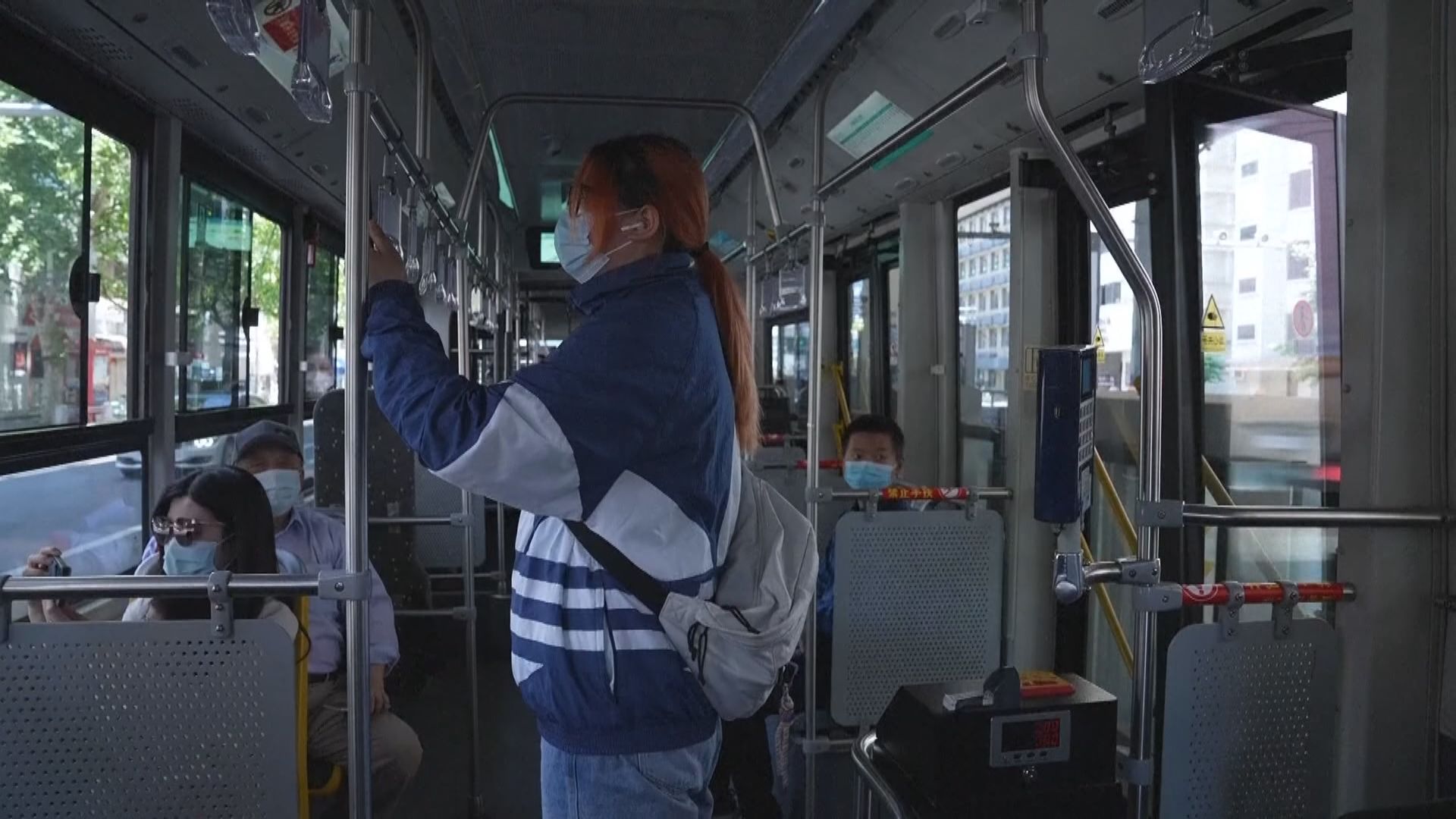 上海高二、三及初三學生下月復課　設專用考試方艙