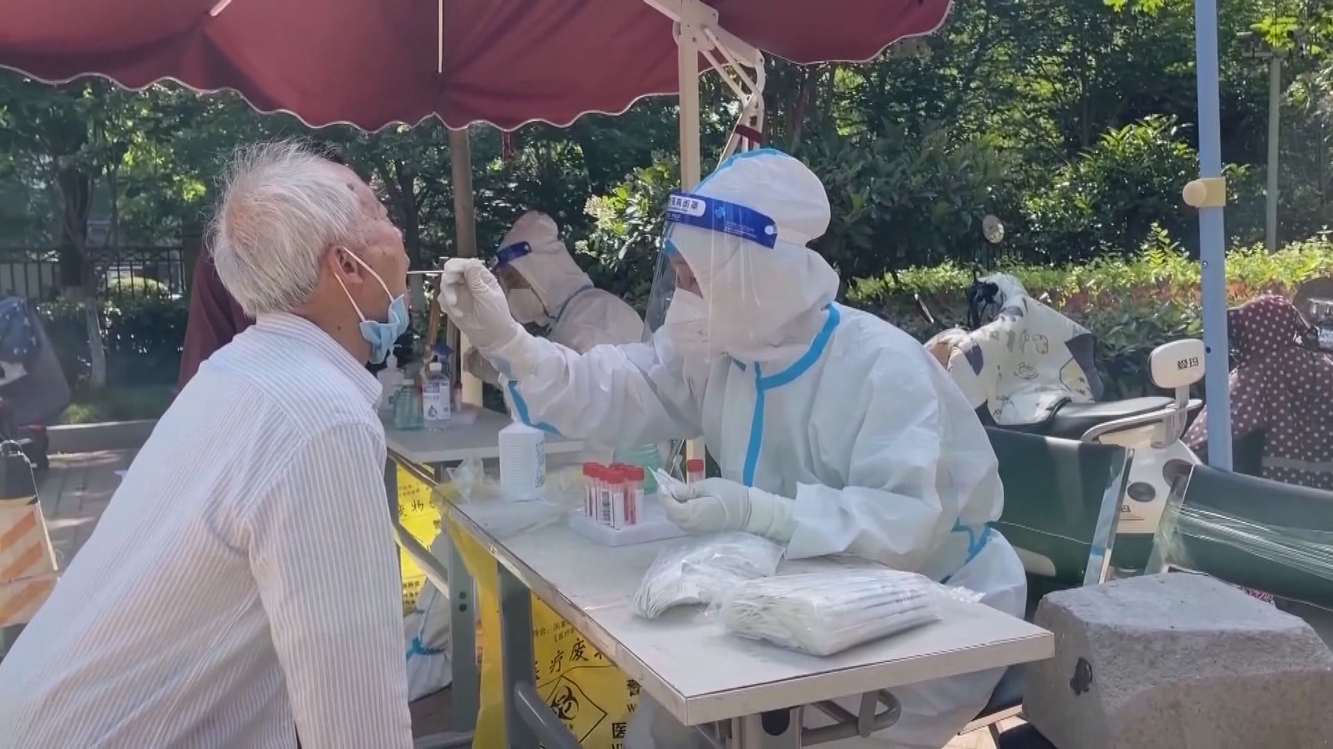 內地新增14宗新冠本土確診病例　全部在上海和北京